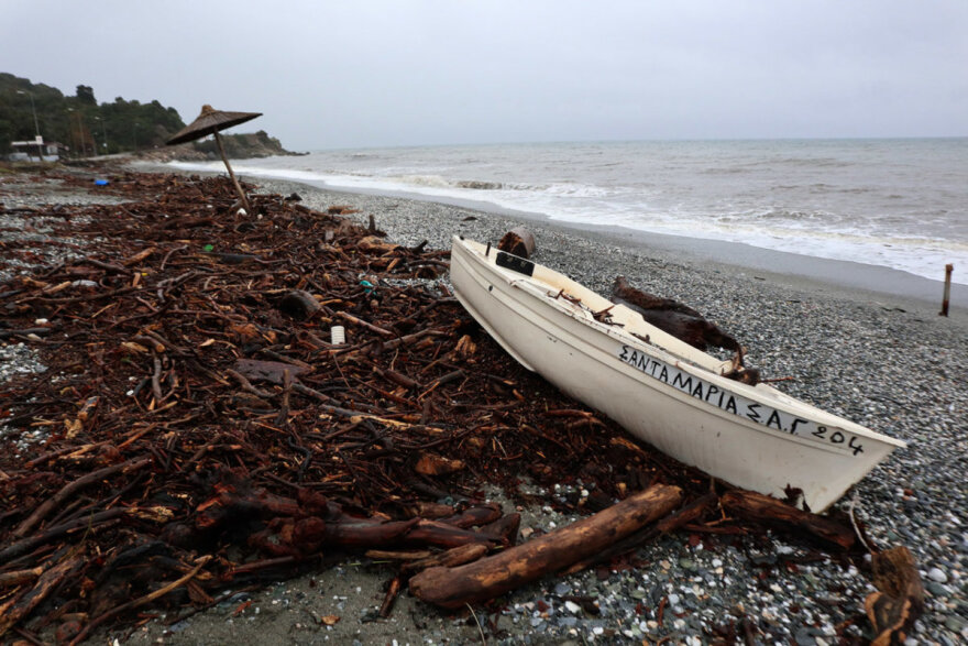 Σαρωτικό το πέρασμα της κακοκαιρίας «Αθηνά» από τη Λάρισα - Δείτε φωτογραφίες