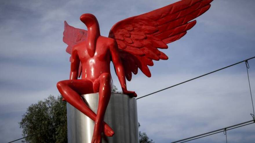 Έργα τέχνης και αντιδράσεις: Από την αγνώριστη Αλίκη, στη χρυσή Κάλλας 