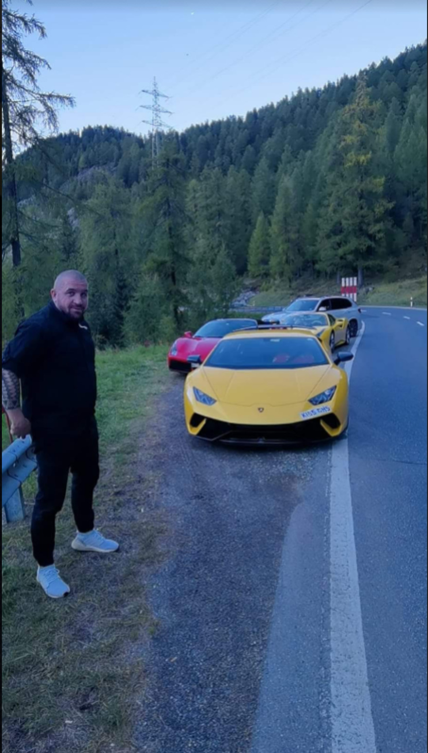 Η επιστροφή του σωματοφύλακα που ξυλοκοπήθηκε άγρια απο 15 άτομα στη Μύκονο - Δείτε φωτογραφίες