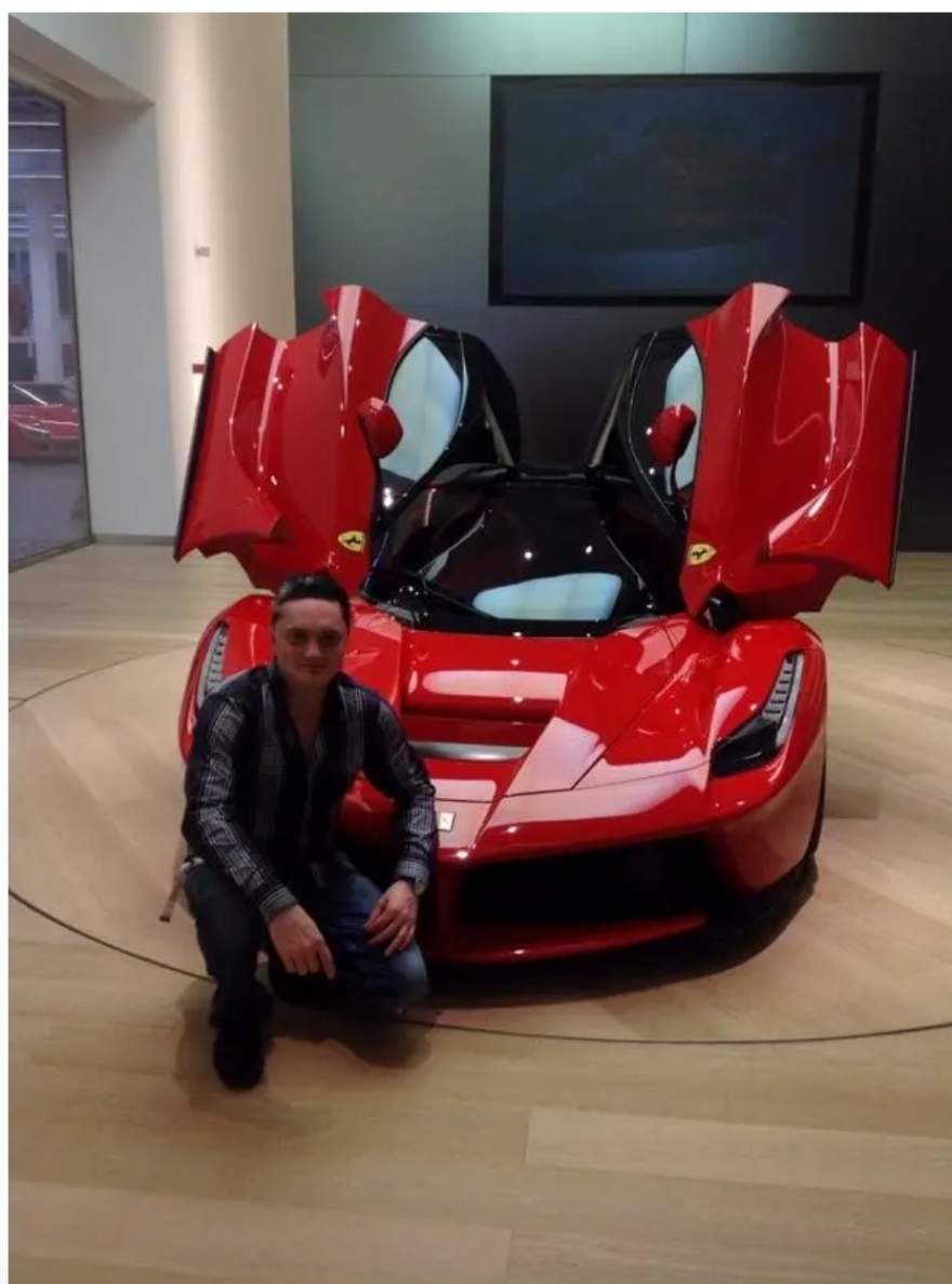 Η επιστροφή του σωματοφύλακα που ξυλοκοπήθηκε άγρια απο 15 άτομα στη Μύκονο - Δείτε φωτογραφίες