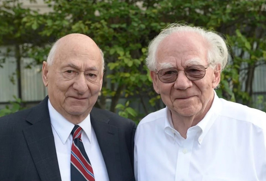 Πέτερ και Τόμας Σομόγκβι: Τα αδέλφια που γλίτωσαν από τα διαβολικά πειράματα του Μένγκελε, επειδή ήταν... δίδυμοι