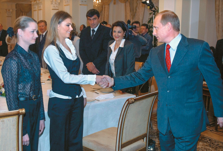 Ο Πούτιν στα «Pandora Papers»: Ερωμένες, κόρες, ίματζ μέικερ και παιδικοί φίλοι με offshore και βίλες