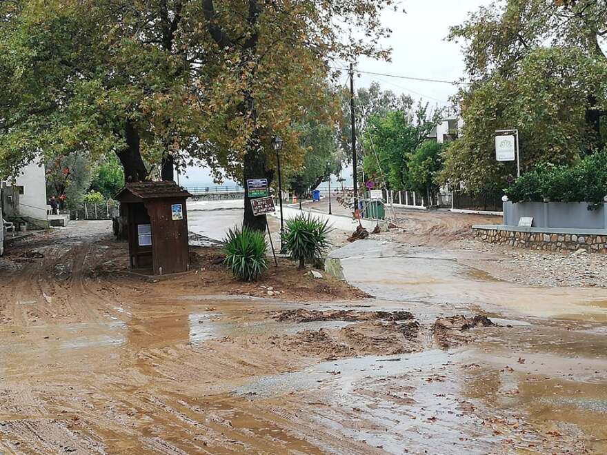 Καιρός: Πλημμύρες και ανυπολόγιστες ζημιές σε Πήλιο, Εύβοια και Λάρισα - Νέα κακοκαιρία από Πέμπτη