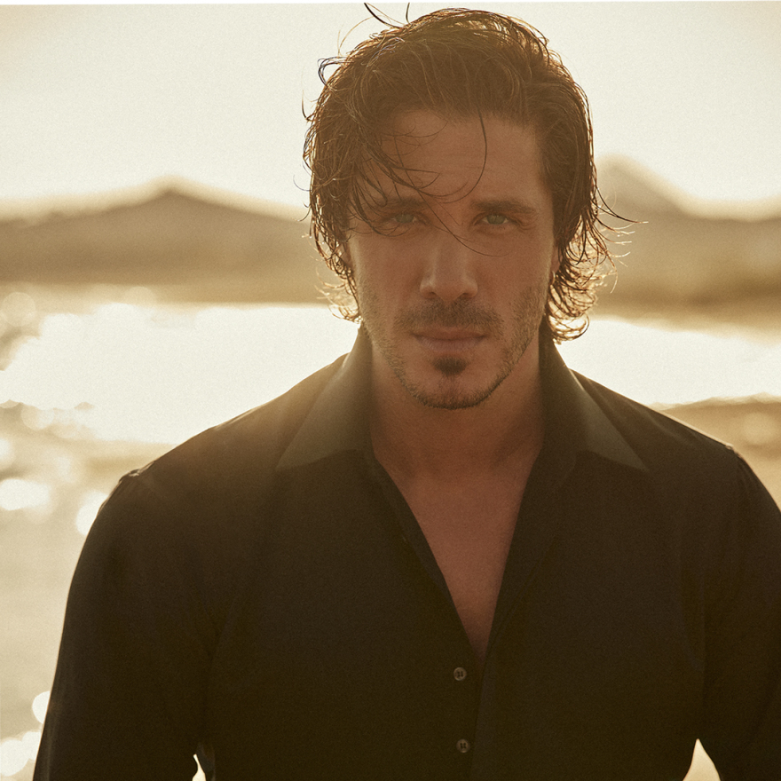 Νίκος Οικονομόπουλος: Ξεκινάει τις εμφανίσεις του στο Fantasia