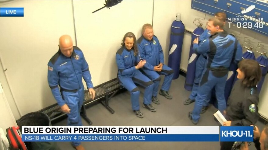 O «Κάπτεν Κερκ» έγινε ο γηραιότερος άνθρωπος που ταξίδεψε στο Διάστημα - «Είμαι συγκινημένος, ήταν εκπληκτικό»