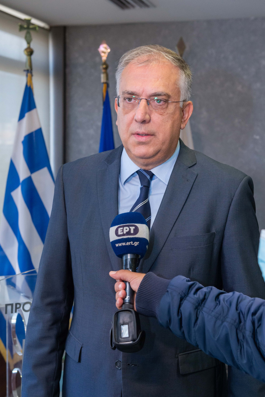 Αύξηση 200% στις ηλεκτρονικές απάτες: Συναγερμός από Θεοδωρικάκο - Τι αποφασίστηκε σε σύσκεψη με Στουρνάρα