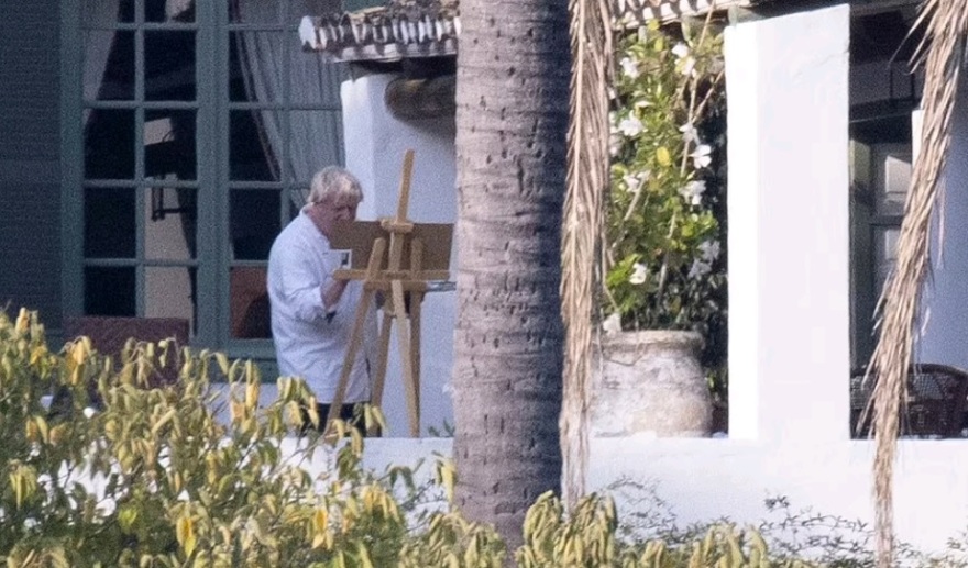 Μπόρις Τζόνσον: Κάνει διακοπές στην Ισπανία την ώρα που η Βρετανία «βράζει» από τις ελλείψεις προϊόντων