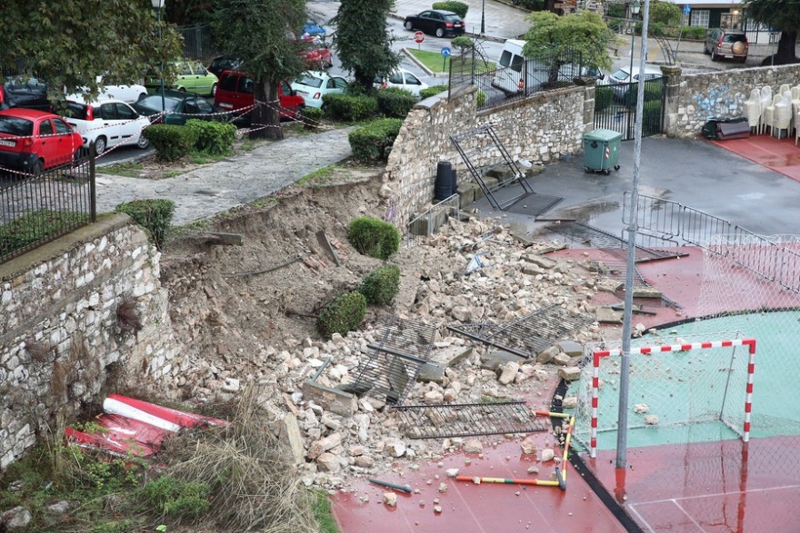 Σάρωσε ο «Μπάλλος» από  Κέρκυρα μέχρι Χαλκιδική και Κρήτη - Αγωνία για τις πυρόπληκτες περιοχές