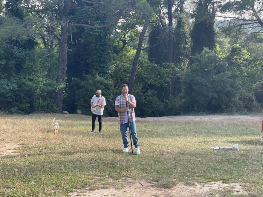 Νίκος Απέργης: «Μη Με Παιδεύεις» - Backstage υλικό από το νέο του video clip