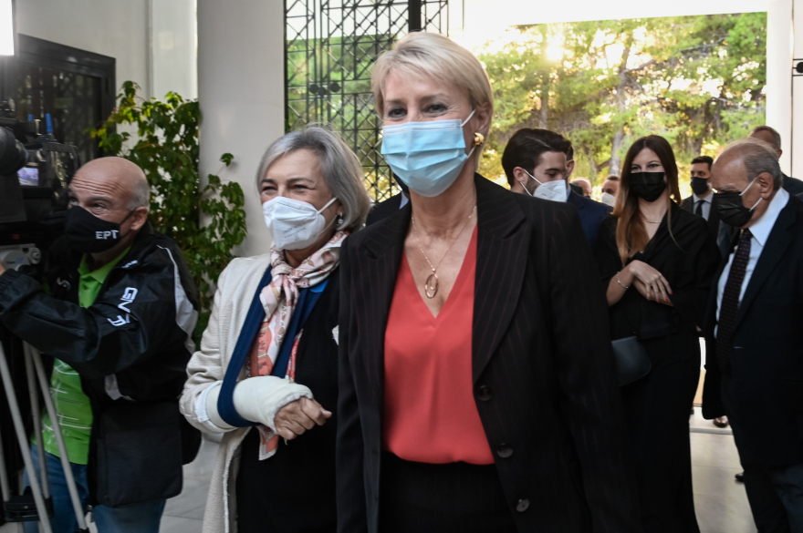 Γιατί ανηφόρισαν στη Φιλόθεη όλες οι «φυλές» της Κεντροδεξιάς: Τα μηνύματα και οι συμβολισμοί