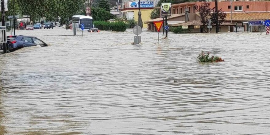 Σάρωσε ο «Μπάλλος» από  Κέρκυρα μέχρι Χαλκιδική και Κρήτη - Αγωνία για τις πυρόπληκτες περιοχές