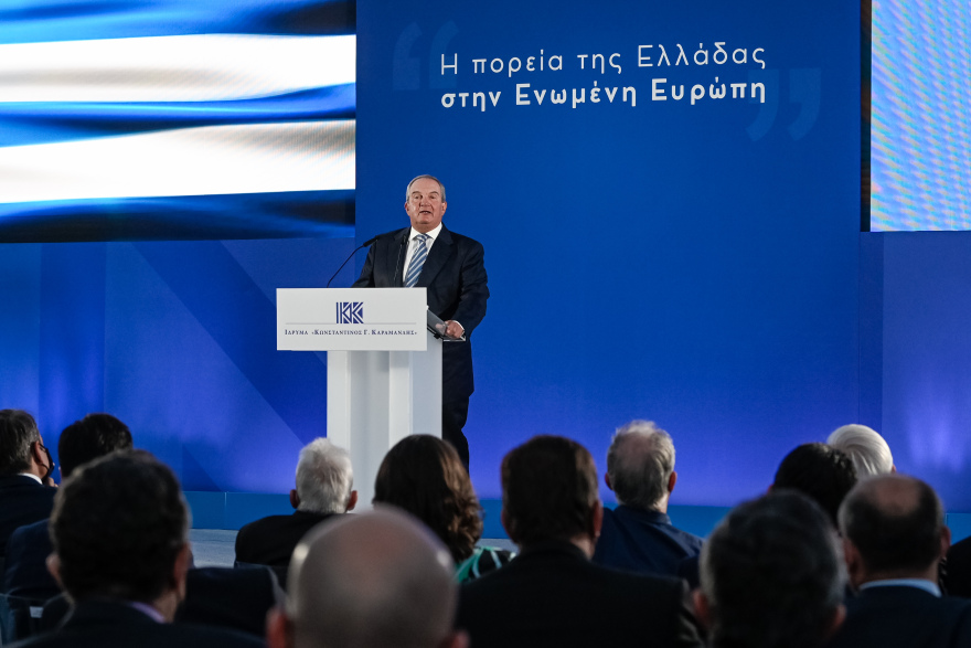 Γιατί ανηφόρισαν στη Φιλόθεη όλες οι «φυλές» της Κεντροδεξιάς: Τα μηνύματα και οι συμβολισμοί