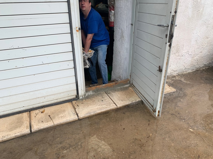 Κακοκαιρία «Μπάλλος»: Πλημμύρισε ο Κολωνός - Εγκλωβίστηκαν αυτοκίνητα στη Νέα Σμύρνη