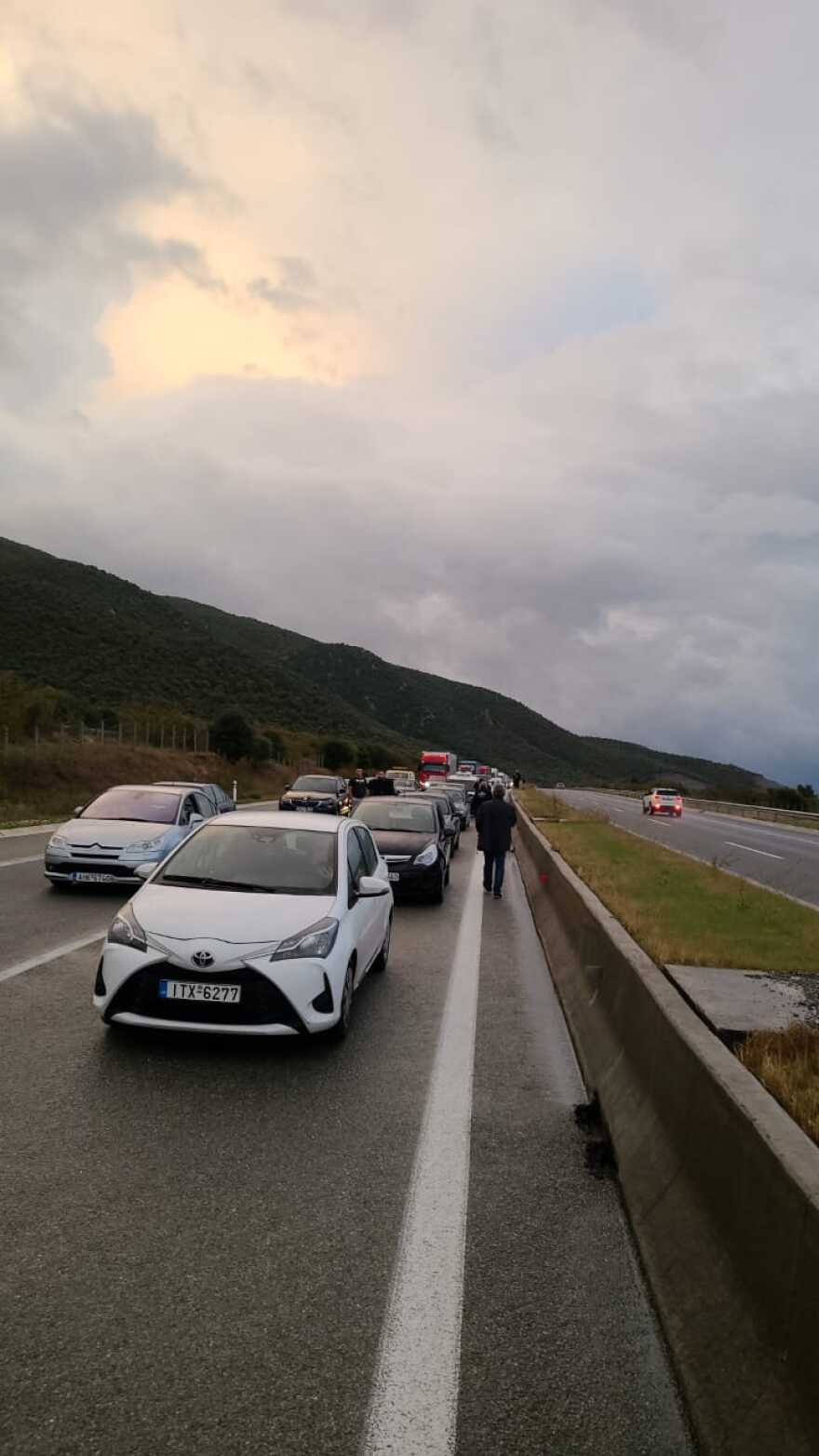 Στο έλεος της κακοκαιρίας η Βόρεια Ελλάδα: Κλειστοί δρόμοι και δεκάδες απεγκλωβισμοί στη  Θεσσαλονίκη