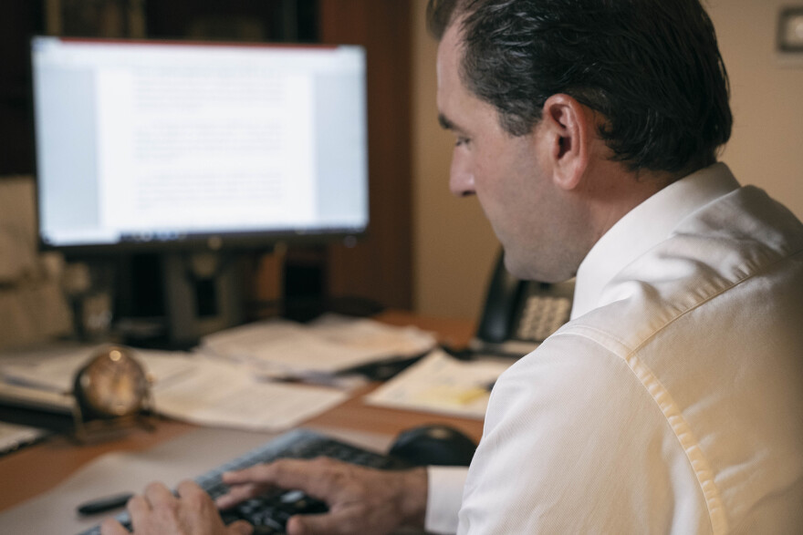 Κονδύλης: Απορρίπτονται αδικαιολόγητα αιτήσεις δικηγόρων για ένταξη σε πρόγραμμα επιχορήγησης του ΕΣΠΑ