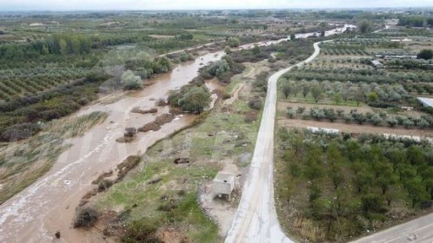 Κακοκαιρία «Μπάλλος» - Σέρρες: Υπερχείλισε ποταμός στη Βέργη - Δείτε φωτογραφίες