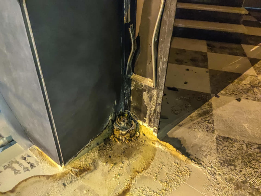 Γιάννης Καλλιάνος: Επίθεση με εμπρηστικό μηχανισμό στο πολιτικό του γραφείο στην Αργυρούπολη