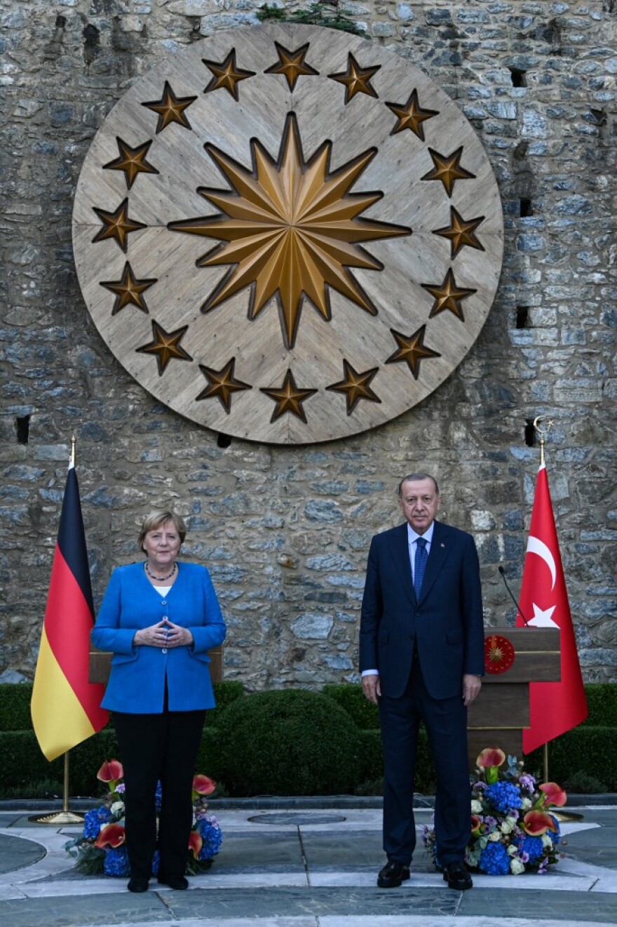 «Αγαπητή Άνγκελα»: Προκλητικός έναντι της Ελλάδας ο Ερντογάν ακόμα και στην τελευταία του συνάντηση με Μέρκελ