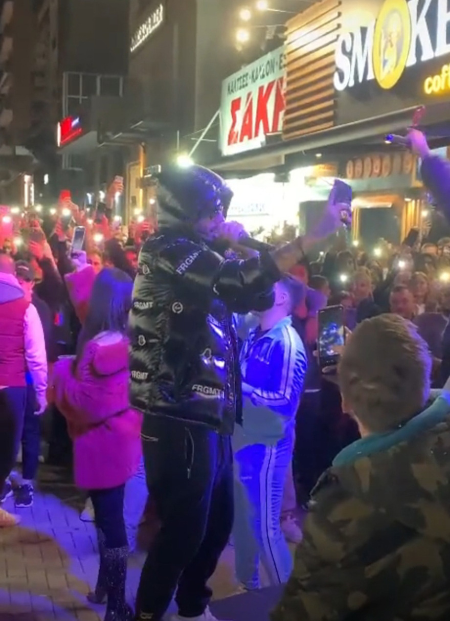 Snik: Η live μετάδοση στο TikTok «πρόδωσε» το κορωνοπάρτι στον Βόλο