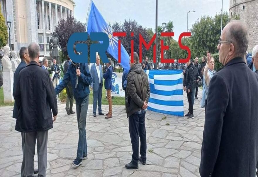 Πορεία αντιεμβολιαστών στο κέντρο της Θεσσαλονίκης - Δείτε βίντεο και φωτογραφίες