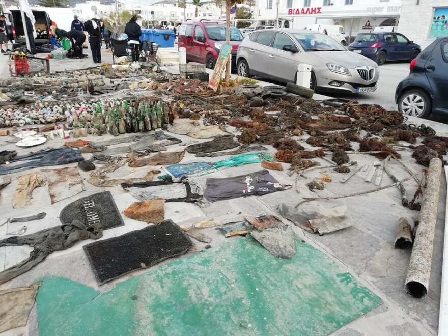Πάρος: Αποκαρδιωτικές εικόνες μετά τον καθαρισμό βυθού - Γέμισε η ακτή σκουπίδια
