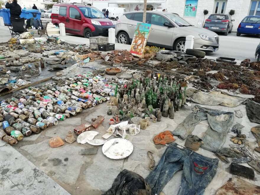 Πάρος: Αποκαρδιωτικές εικόνες μετά τον καθαρισμό βυθού - Γέμισε η ακτή σκουπίδια