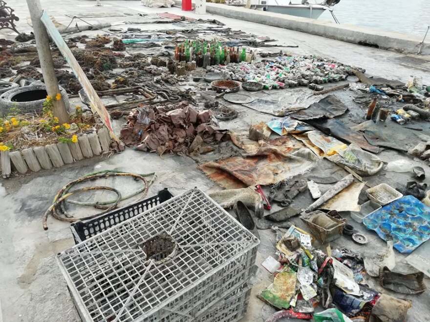 Πάρος: Αποκαρδιωτικές εικόνες μετά τον καθαρισμό βυθού - Γέμισε η ακτή σκουπίδια