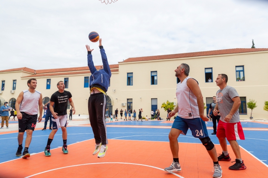 Σε τουρνουά μπάσκετ 3Χ3 της Αστυνομίας έπαιξε ο Θεοδωρικάκος