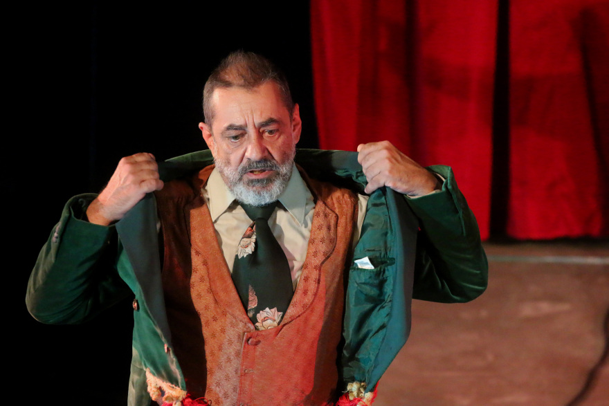 Ο Αντώνης Καφετζόπουλος στον Δημήτρη Δανίκα: «Aκολουθώ το ένστικτό μου, όπως ο χιμπατζής»