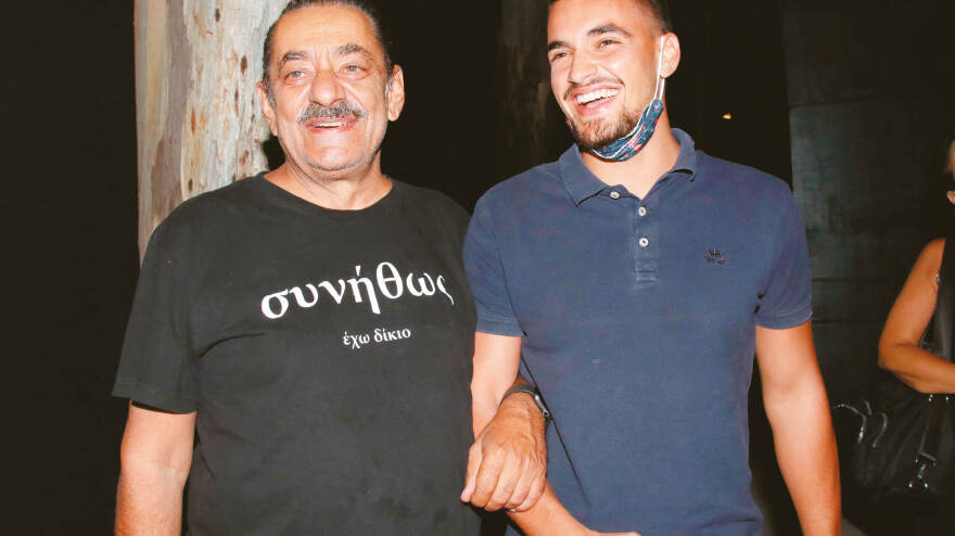 Ο Αντώνης Καφετζόπουλος στον Δημήτρη Δανίκα: «Aκολουθώ το ένστικτό μου, όπως ο χιμπατζής»