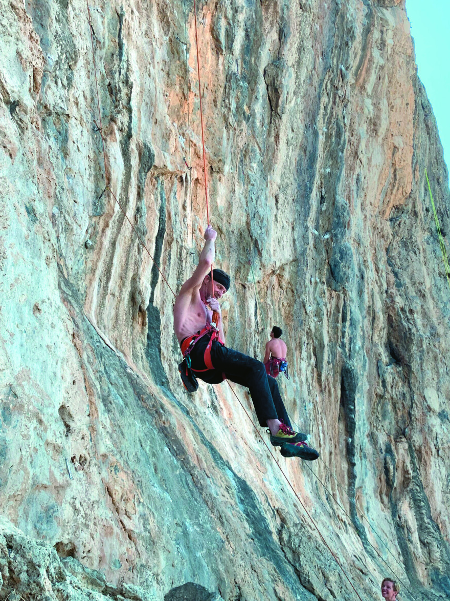 Τζο Νέσμπο: Ο «άρχοντας της ζήλιας» ζει στην Κάλυμνο