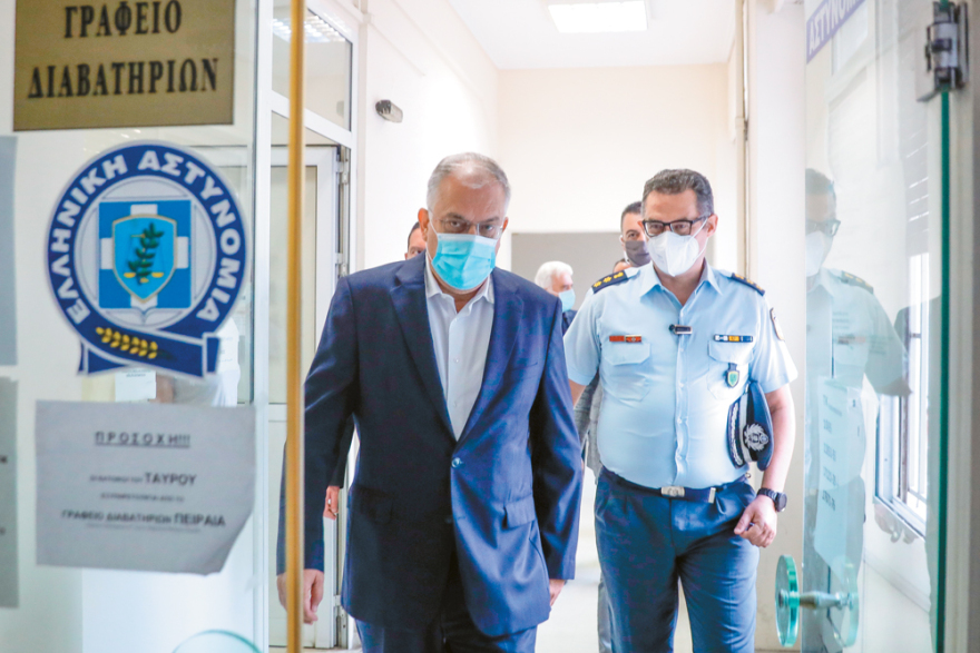 Συναγερμός για το phishing: 100 τρόποι για να σας κλέψουν χρήματα από τον λογαριασμό σας