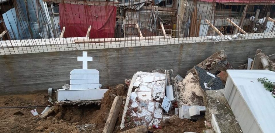 Κακοκαιρία «Μπάλλος»: Καταστράφηκε μέρος του νεκροταφείου στο Ληξούρι - Αγανακτισμένοι οι κάτοικοι με τον δήμο 