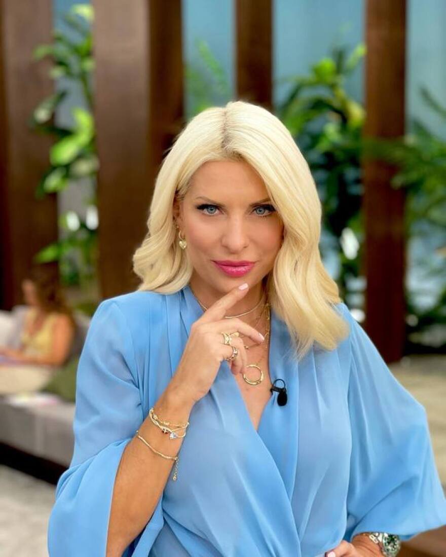 Μενεγάκη vs Καινούργιου: Φόρεσαν το ίδιο ρούχο - Φωτογραφίες