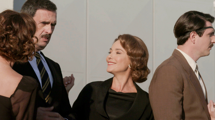 Άγριες Μέλισσες: Ποια είναι η ερωτική αντίζηλος της Μυρσίνης;