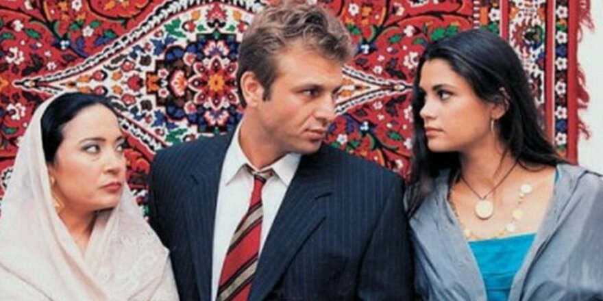 Ελληνική τηλεόραση: Οι 50 καλύτερες σειρές (και άλλες που δεν θέλουμε να θυμόμαστε)