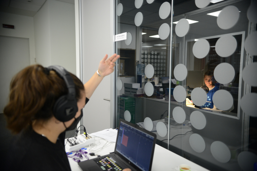 ΜΚΟ «Διαβάζω για τους Άλλους»: 43 εθελοντές ηχογράφησαν βιβλία για ανθρώπους με προβλήματα όρασης