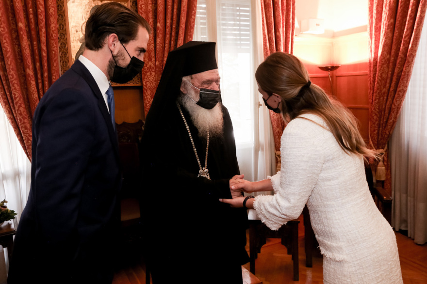 Πυρετώδεις προετοιμασίες στη Μητρόπολη για τον γάμο του Φίλιππου Γλύξμπουργκ με τη Νίνα Φλορ 