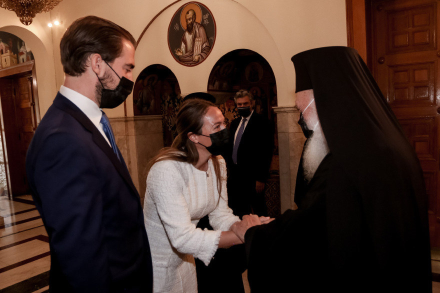 Πυρετώδεις προετοιμασίες στη Μητρόπολη για τον γάμο του Φίλιππου Γλύξμπουργκ με τη Νίνα Φλορ 