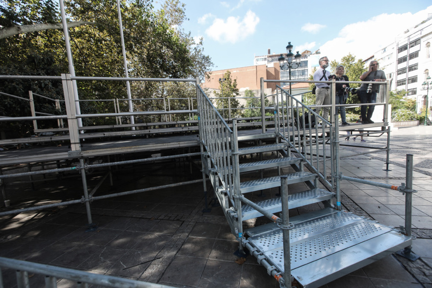 Πυρετώδεις προετοιμασίες στη Μητρόπολη για τον γάμο του Φίλιππου Γλύξμπουργκ με τη Νίνα Φλορ 