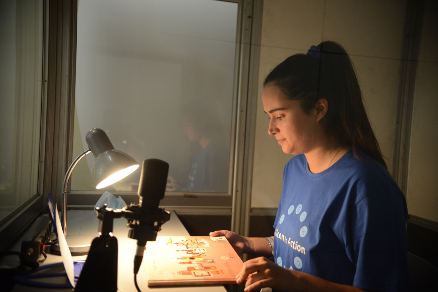 ΜΚΟ «Διαβάζω για τους Άλλους»: 43 εθελοντές ηχογράφησαν βιβλία για ανθρώπους με προβλήματα όρασης