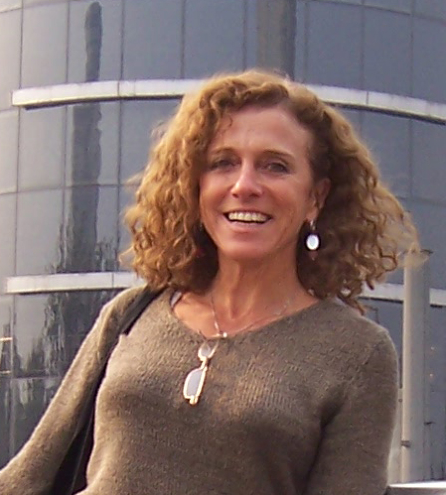 «Κασσιόπεια»: Επτά γενιές γυναικών στο μυθιστόρημα της Μαίρης Μεταξά – Παξινού