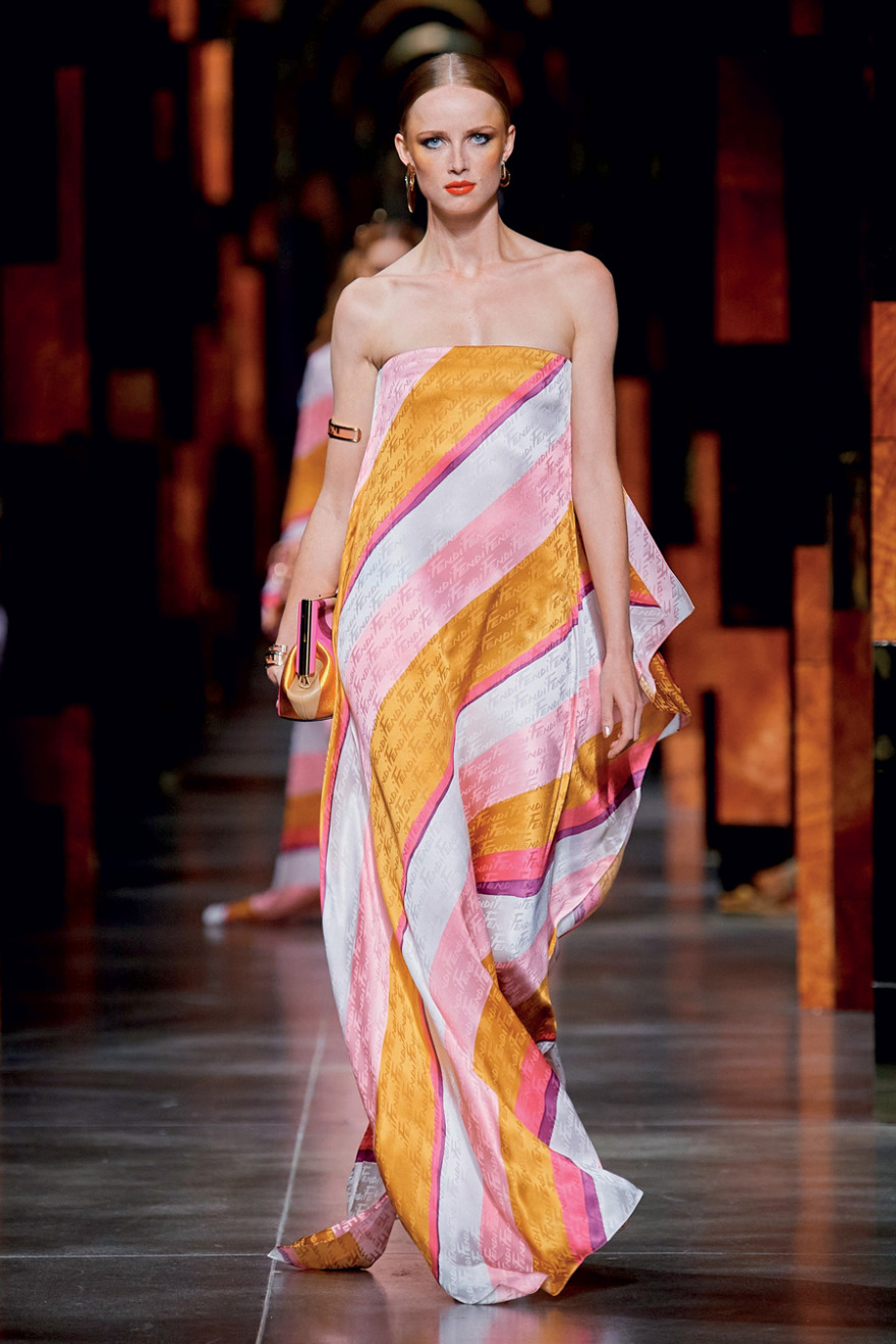 Fashion Weeks 2022: Glam, sex & parties... το πατρόν της ευτυχίας για τη γενιά του μέλλοντος - Φωτογραφίες