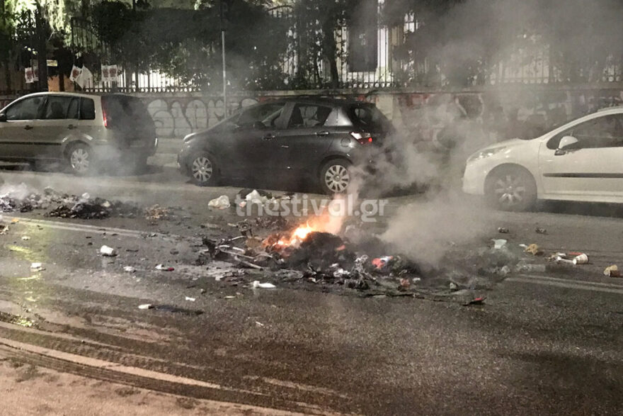 Εννέα προσαγωγές έγιναν μετά τα επεισόδια κουκουλοφόρων - αστυνομικών στη Θεσσαλονίκη - Δείτε βίντεο και φωτογραφίες