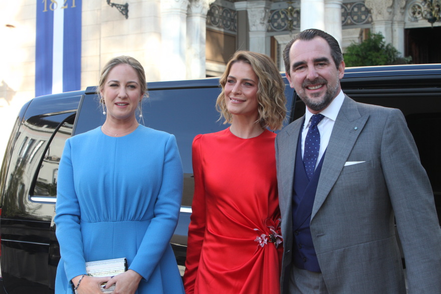 Όλα όσα έγιναν στον παραμυθένιο γάμο Φίλιππου Γλύξμπουργκ-Νίνα Φλορ στη Μητρόπολη - Δείτε βίντεο και φωτογραφίες