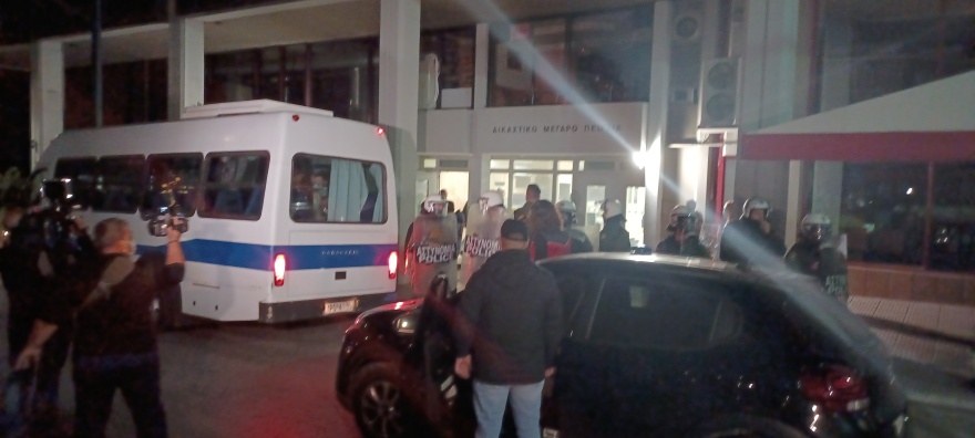 Στον εισαγγελέα οι αστυνομικοί που συμμετείχαν στην αιματηρή καταδίωξη στο Πέραμα