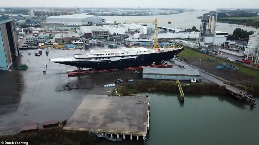 Οι πρώτες φωτογραφίες από το νέο σούπεργιοτ του Τζεφ Μπέζος αξίας 500 εκατ. δολαρίων