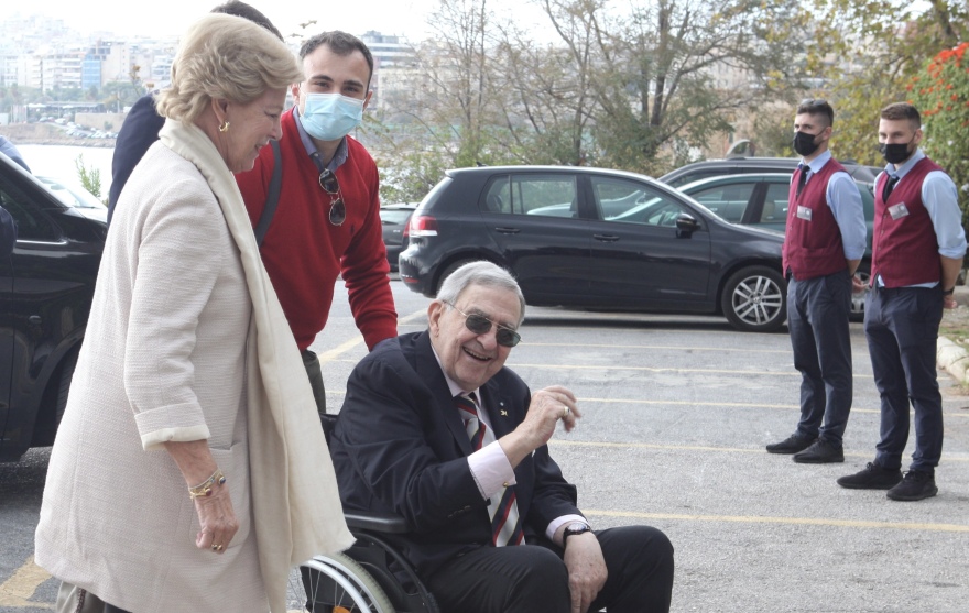 Γάμος Φίλιππου Γλύξμπουργκ - Νίνας Φλορ: Γεύμα στον Ναυτικό Όμιλο Πειραιά για τους προσκεκλημένους