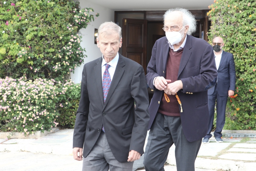 Γάμος Φίλιππου Γλύξμπουργκ - Νίνας Φλορ: Γεύμα στον Ναυτικό Όμιλο Πειραιά για τους προσκεκλημένους