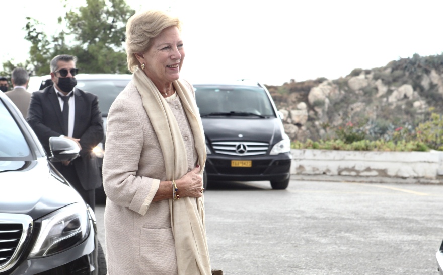 Γάμος Φίλιππου Γλύξμπουργκ - Νίνας Φλορ: Γεύμα στον Ναυτικό Όμιλο Πειραιά για τους προσκεκλημένους